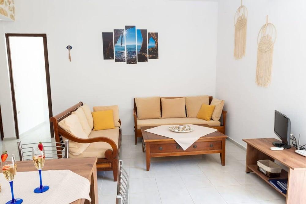 Atlantic Cave Haven-seaside Fully Equipped