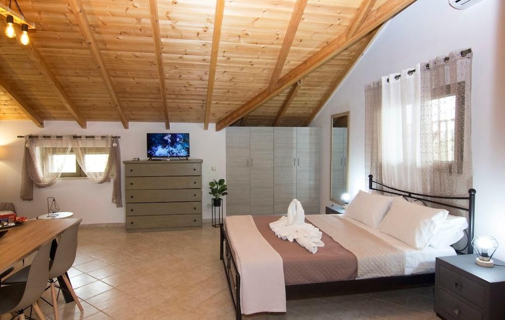 Selinitsa Stone Studio - Mani Seaview Retreat