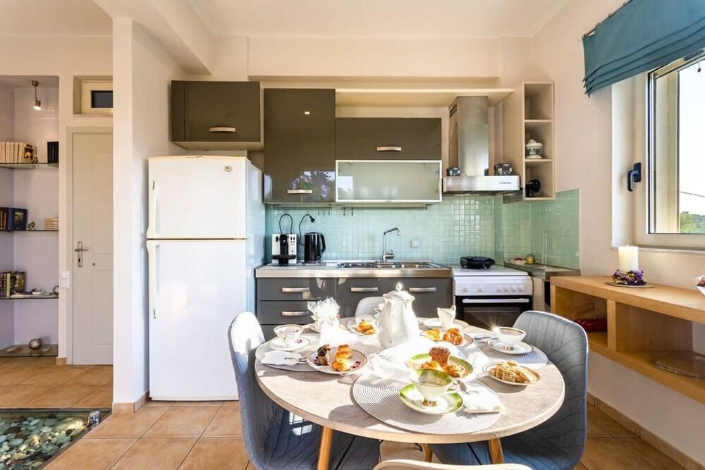 Kitries Summer Getaway - Eden Comfy Suite