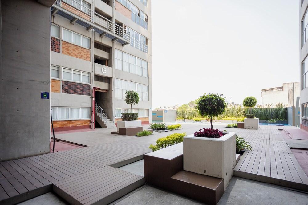 New Loft with Valet Parking & Amenities