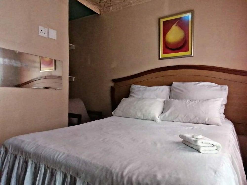 Valley Center Guest House