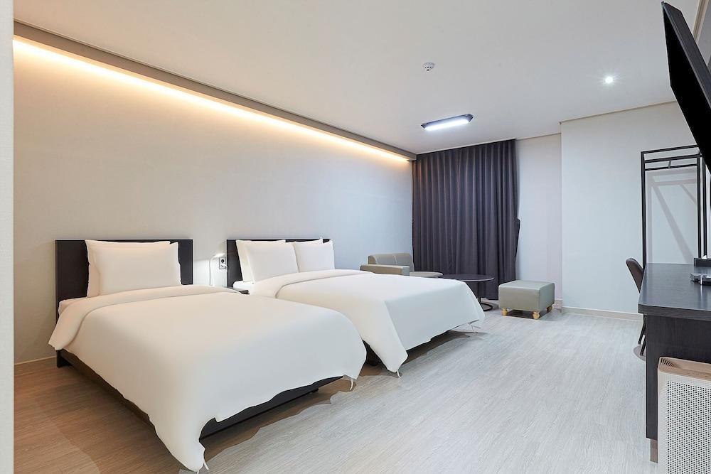 HOTEL DEOKYEONG