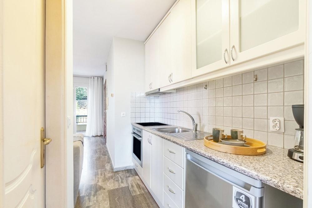 Seaview Portside apartment