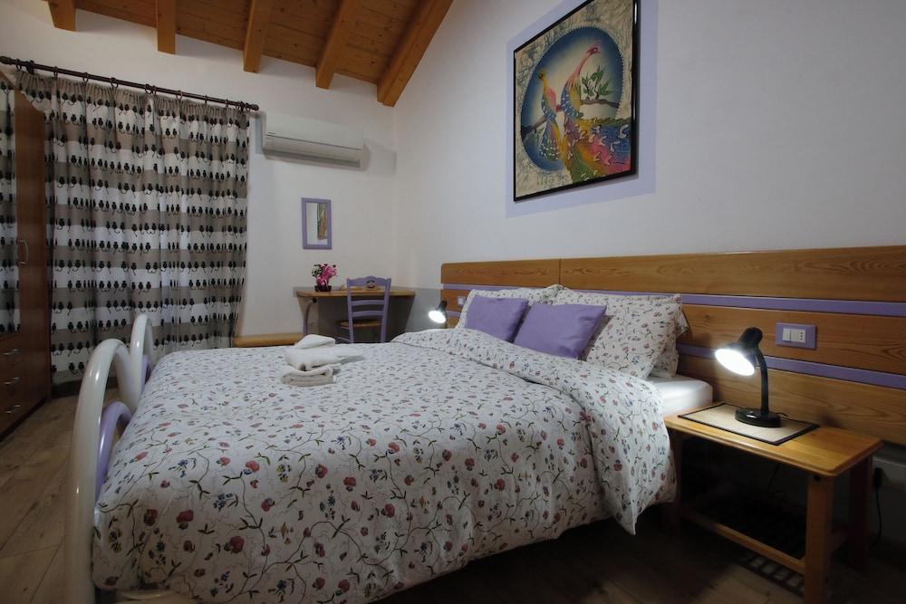 Room-romantic Eco-lodge in the Heart of