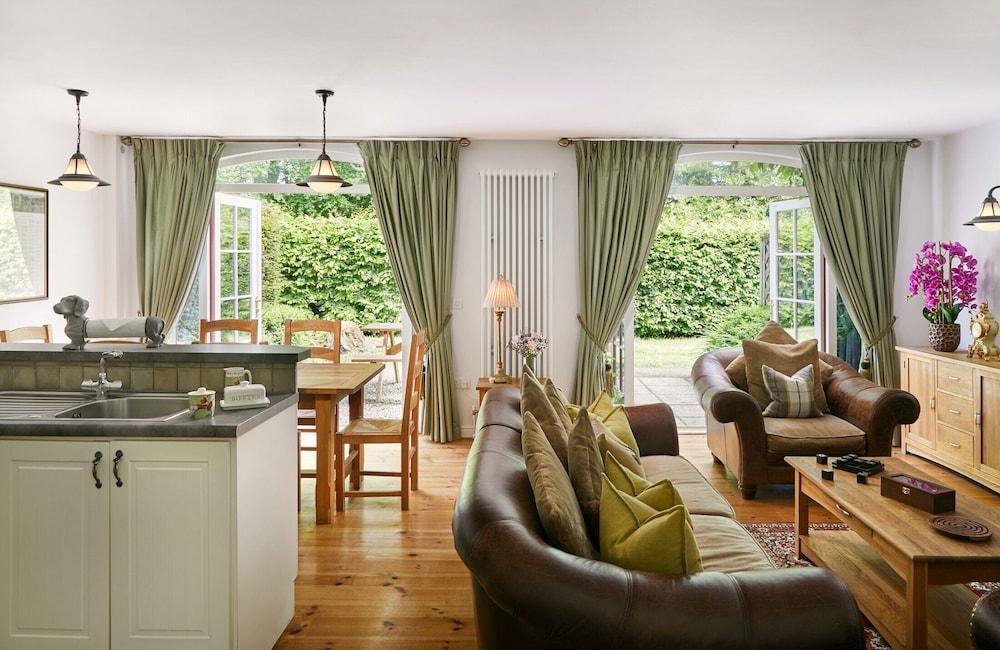 Old Stable Mews Castle Leslie