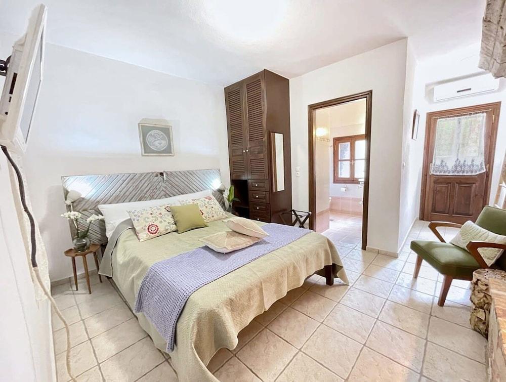 Sohora s Spring Sanctuary - Paradise Courtyard Gem