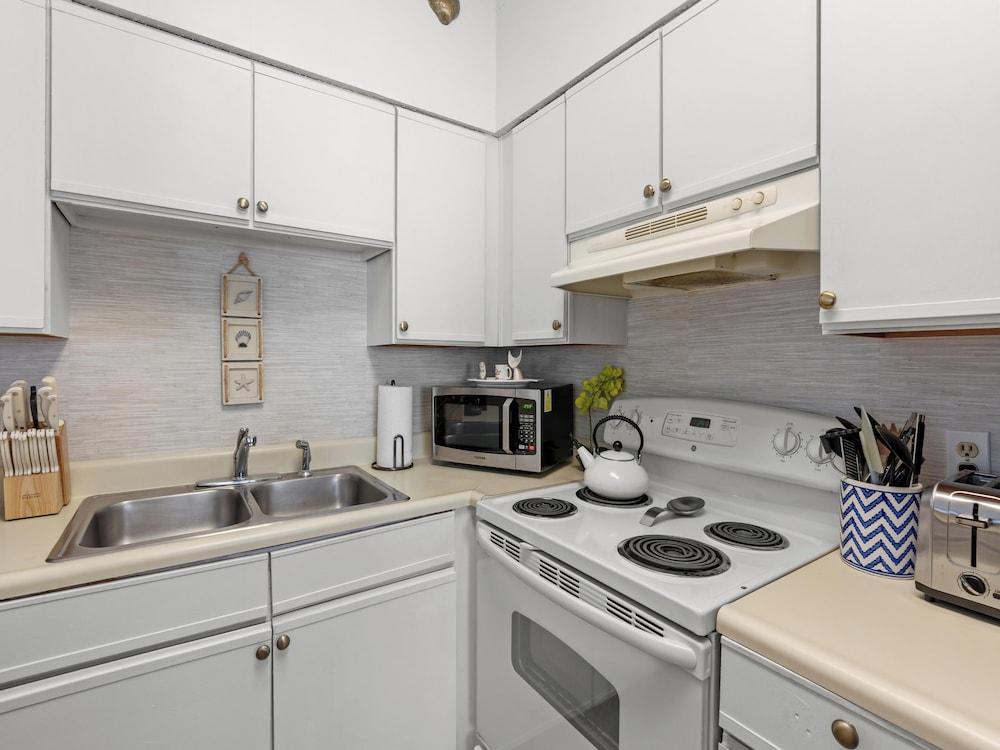 The Palms of Seagrove #B4