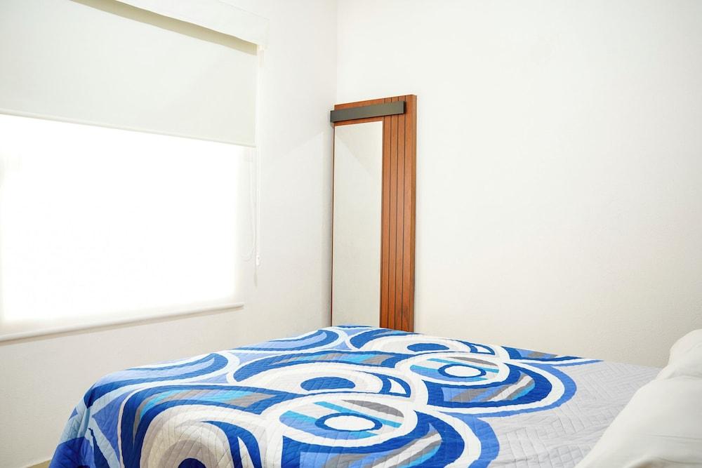 Modern House in Yautepec l Pool & Garden