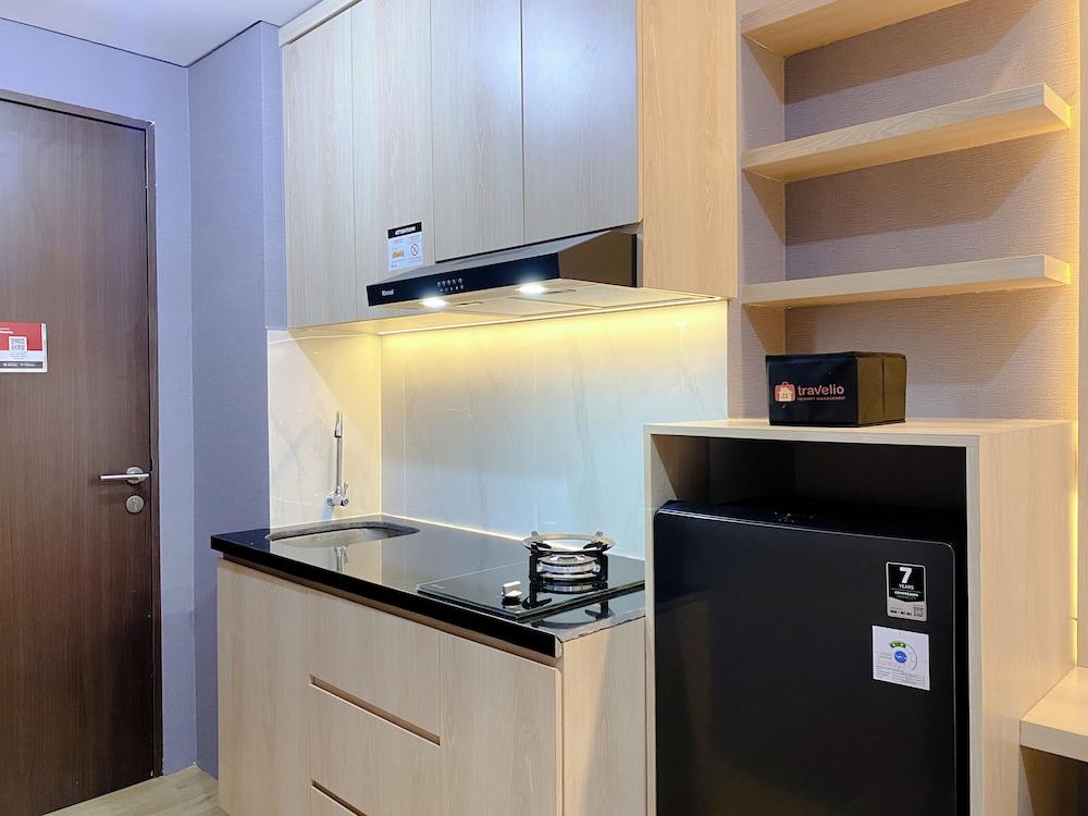 Serene And Tidy Studio Apartment Transpark Juanda Bekasi Timur