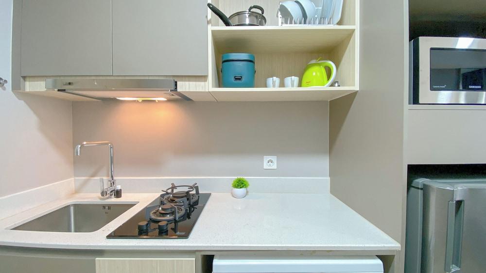 Nice And Restful Studio At Gold Coast Apartment