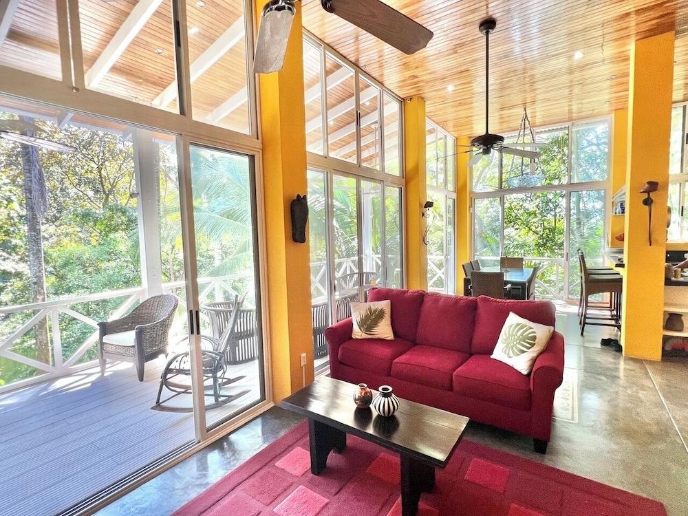 Casa Amable by Ronny's place - Manuel Antonio