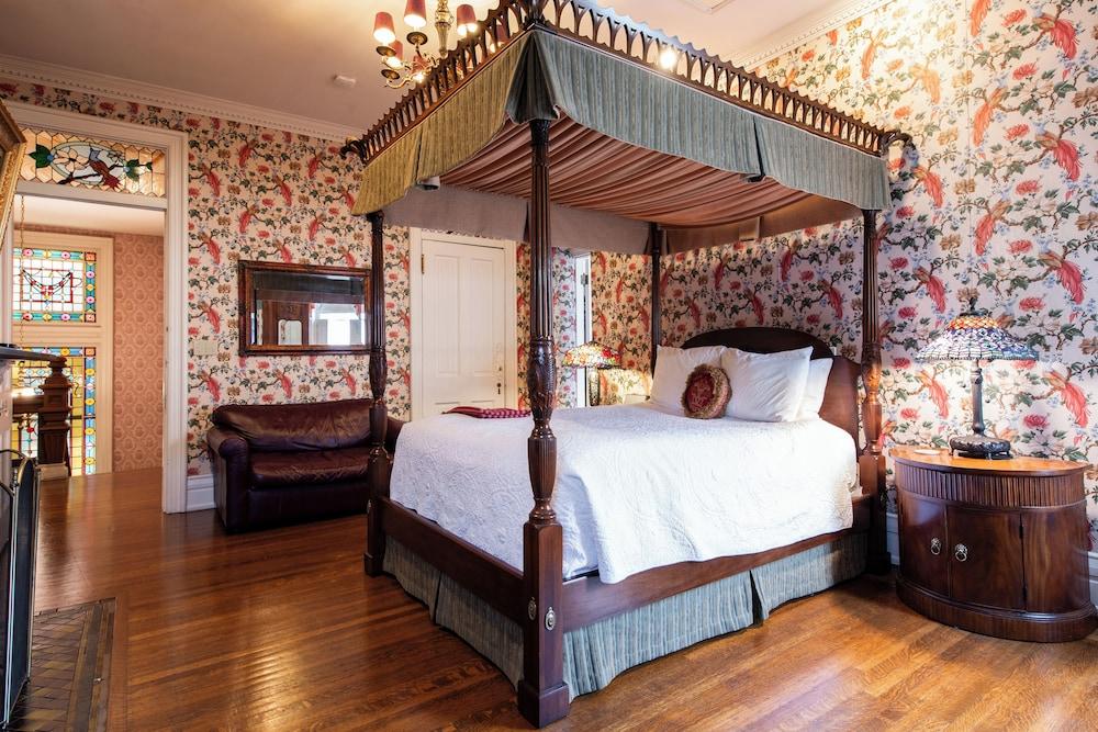 Central Park Bed & Breakfast