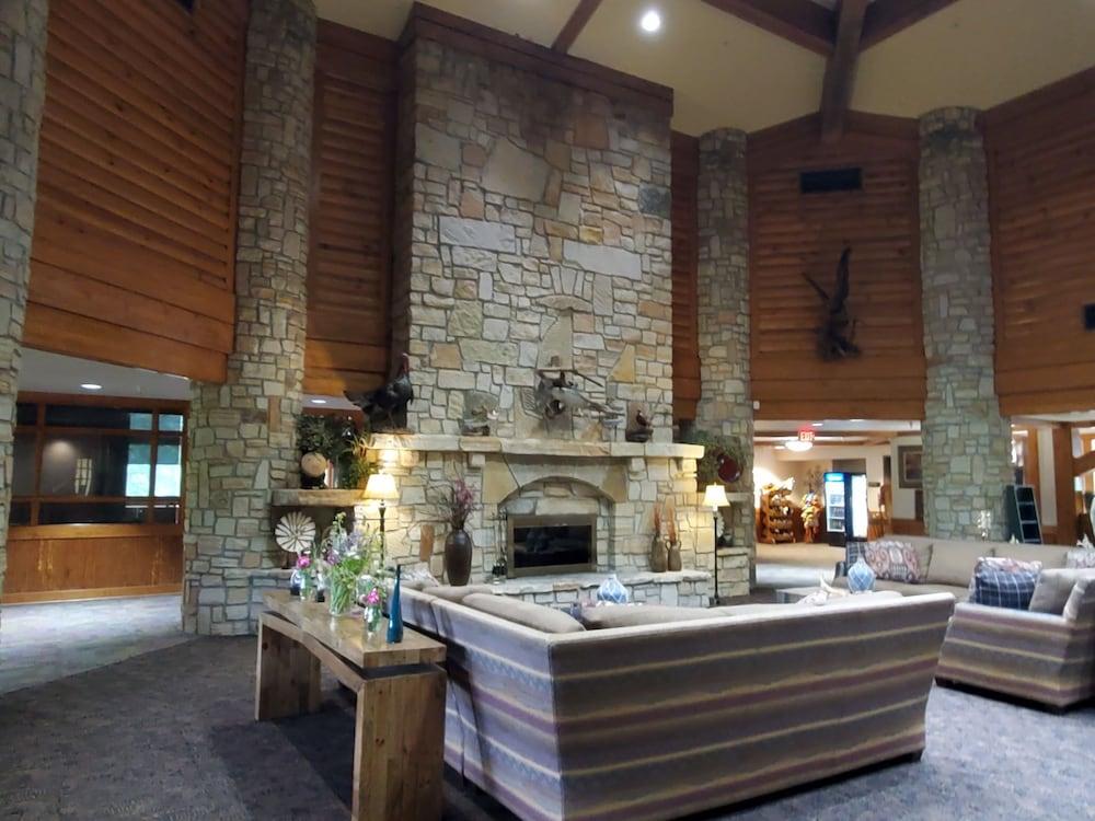 Roaring River State Park