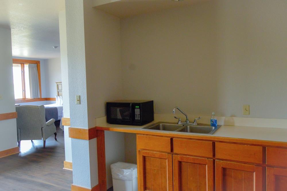 Roaring River State Park