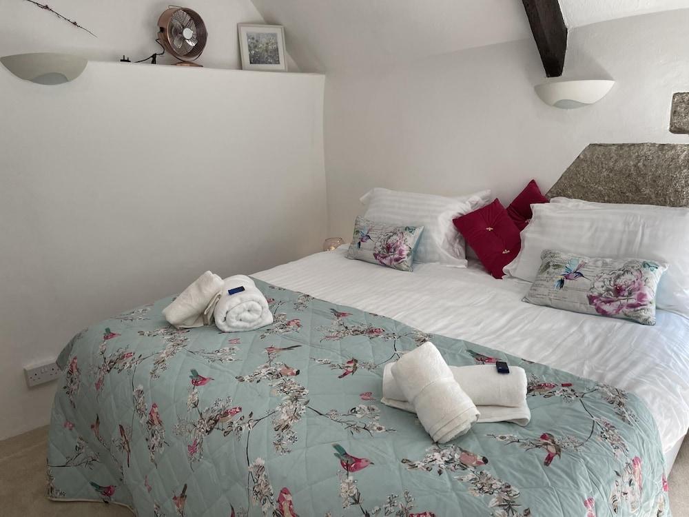 Beautiful Character Cottage - With Hot Tub