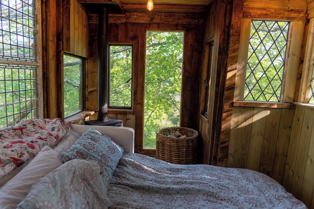 Hapus Hideaway Retreat Site, Sleeps 29