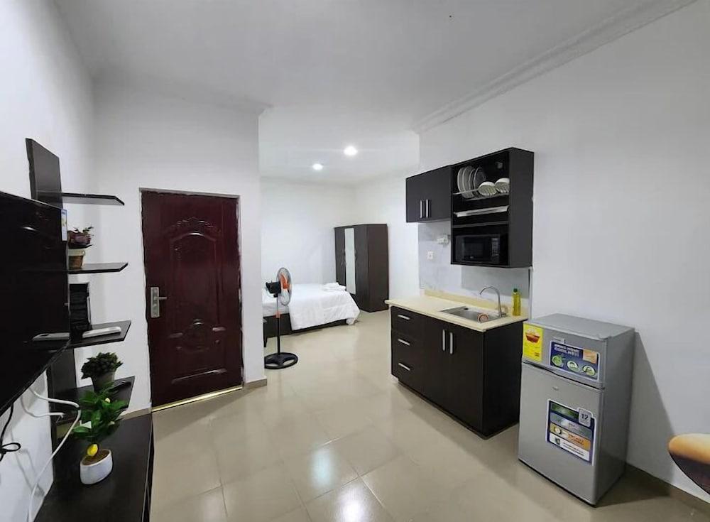 SHEPHERD LINKS APARTMENTS