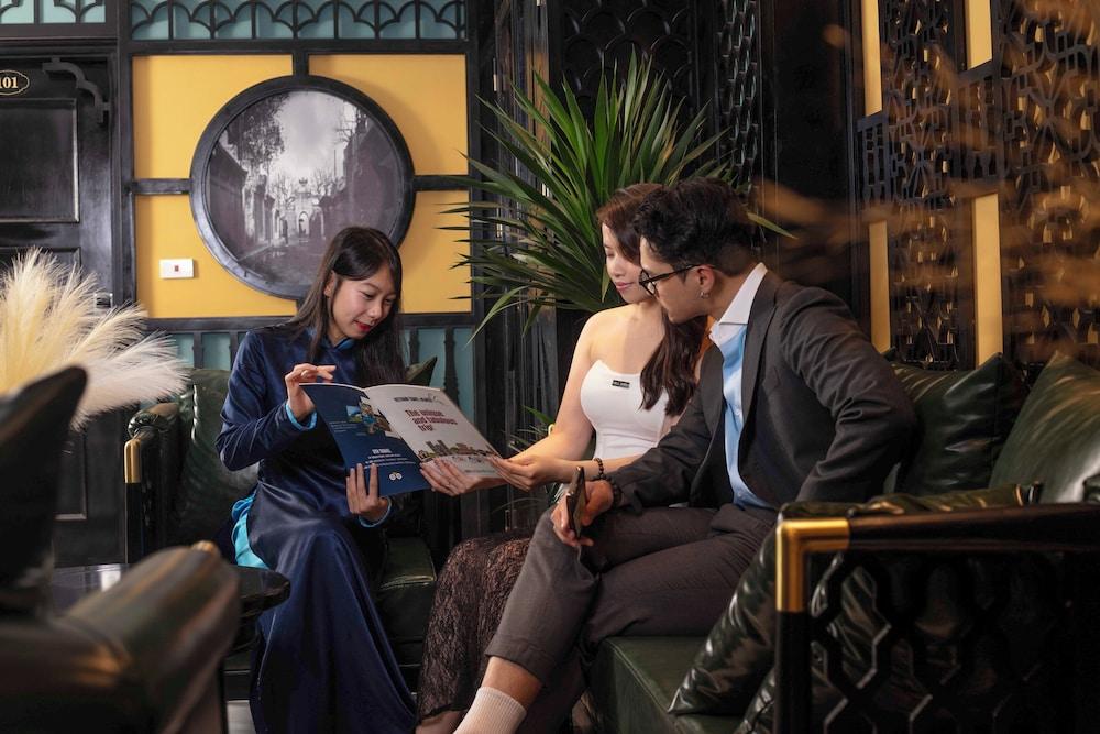 Madelise Central Grand Hotel