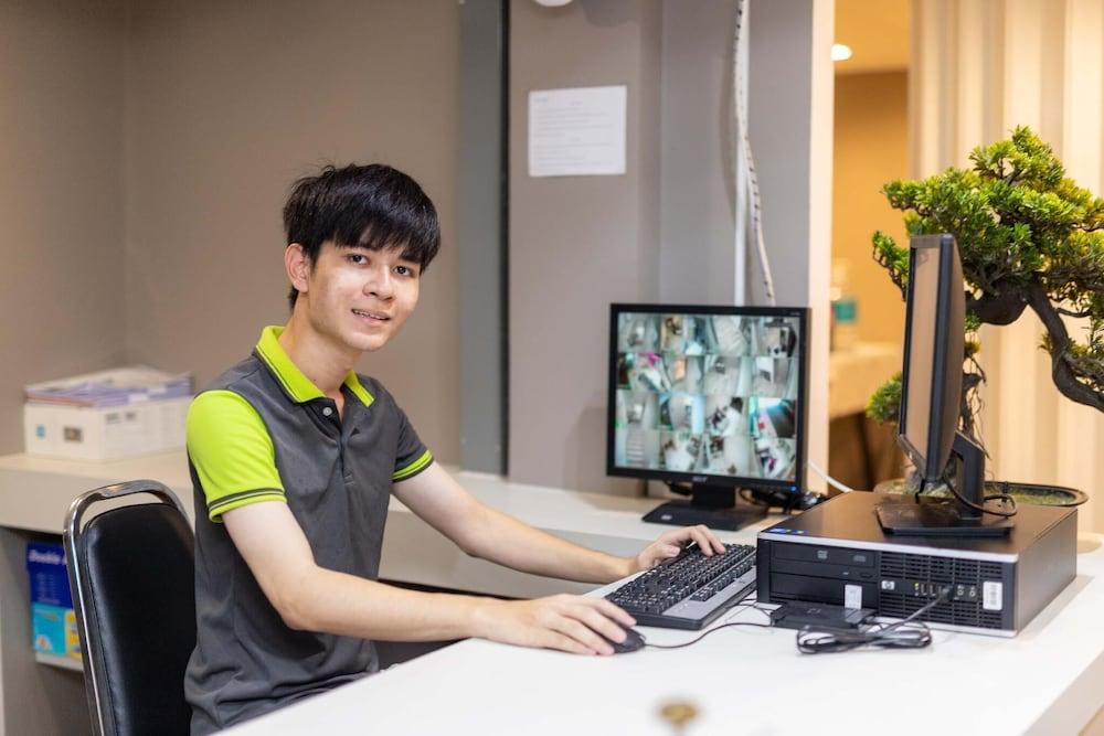 Baan Kun Mhor Hostel