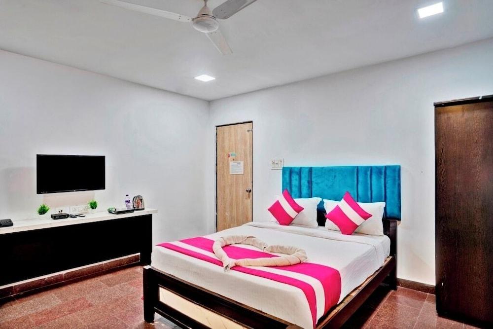 iROOMZ Elite Casa Grand Inn