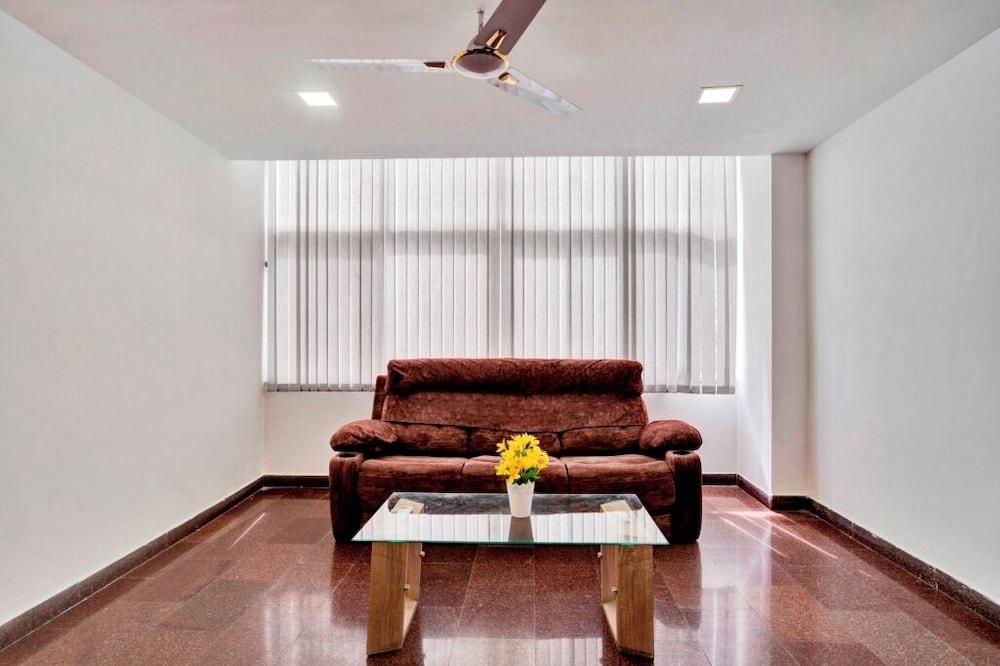 iROOMZ Elite Casa Grand Inn