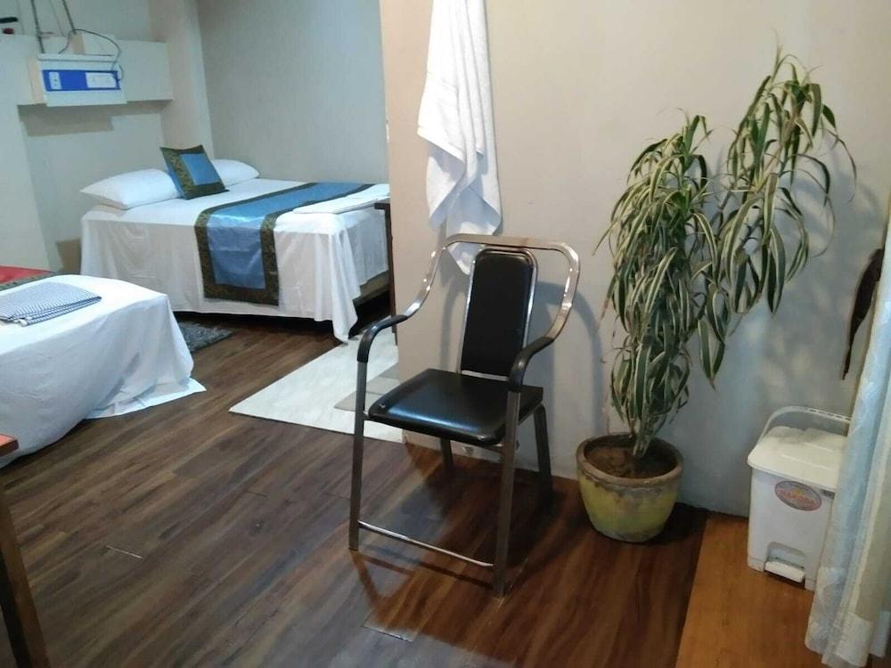 Hotel Medwin Kashi Dham