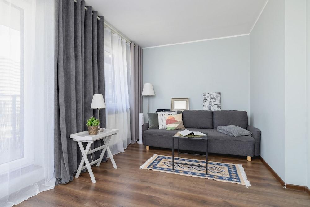 5th Floor Studio in Katowice by Renters