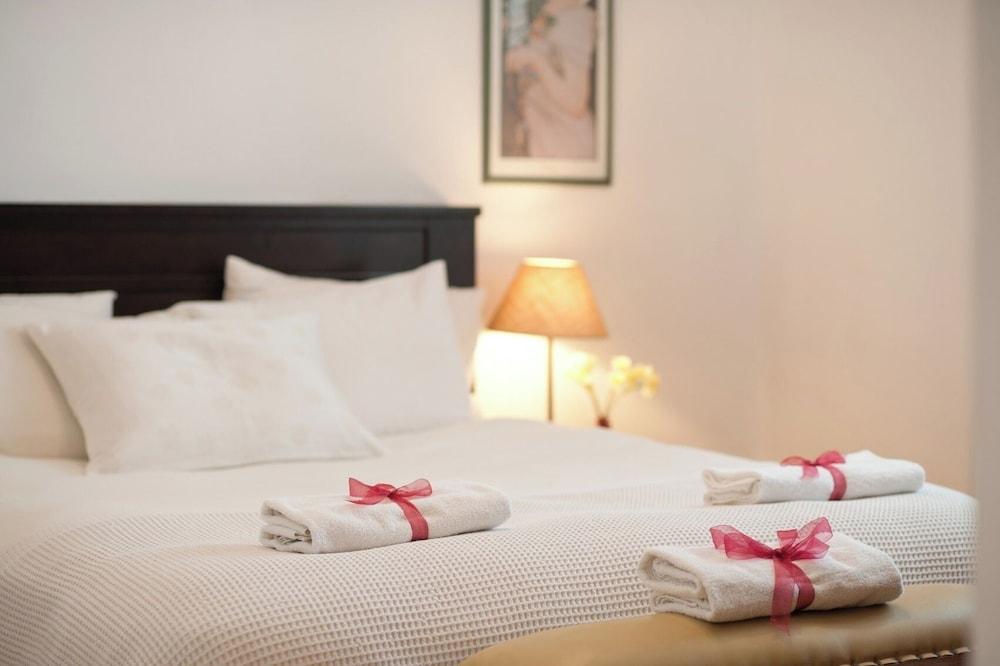 Bright and Charming 1BR Apt Near Shore