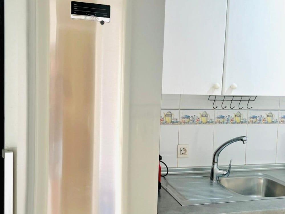 Spacious 2 BR Golden Apartment