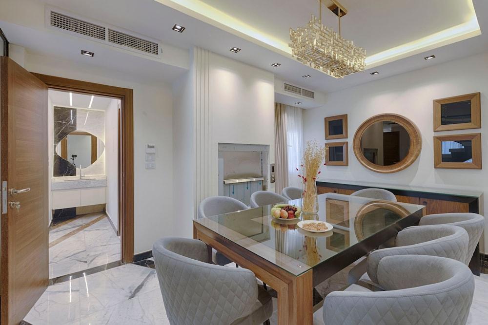 Vesta - Luxury Villa - 3BR - CFC II