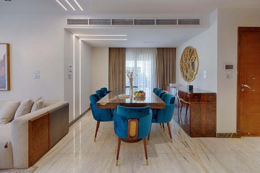 Vesta - Luxury Villa - 3BR - CFC I