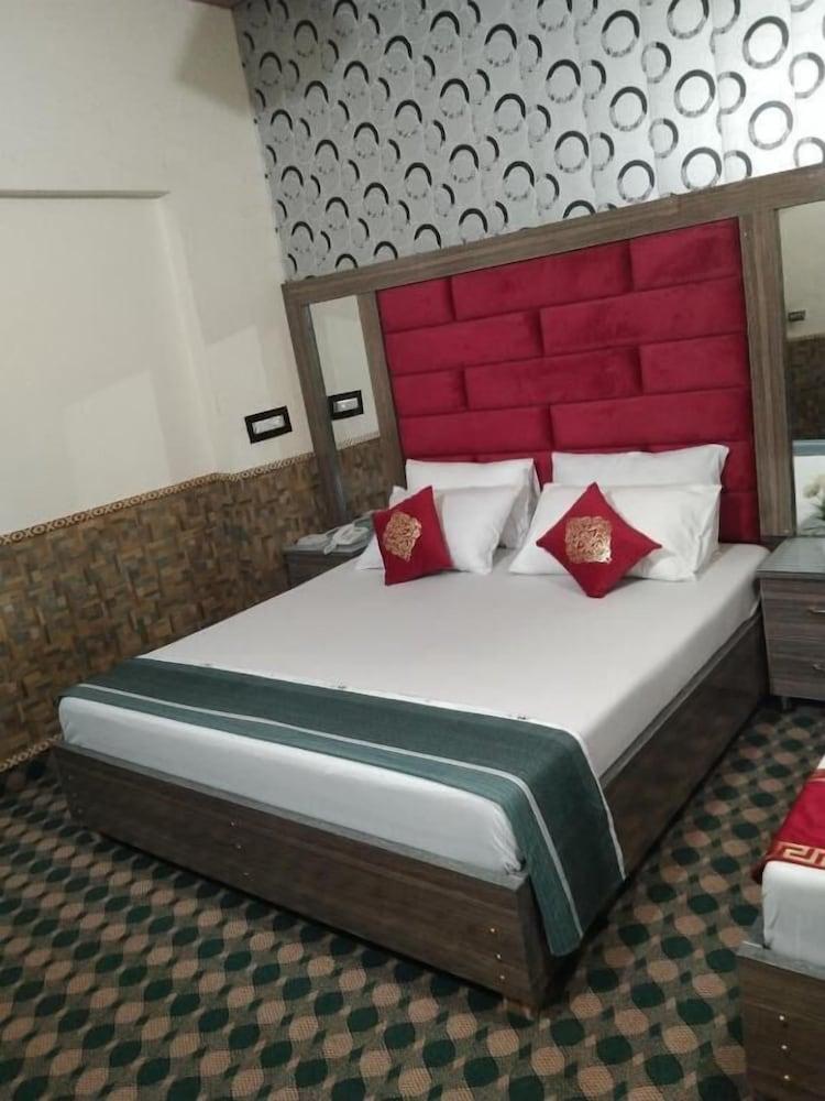 Royal Palace Hotel Lahore