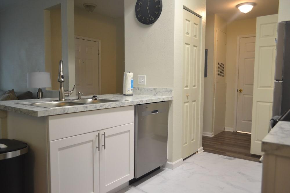 Stylish Condo Near Clearwater's Beach