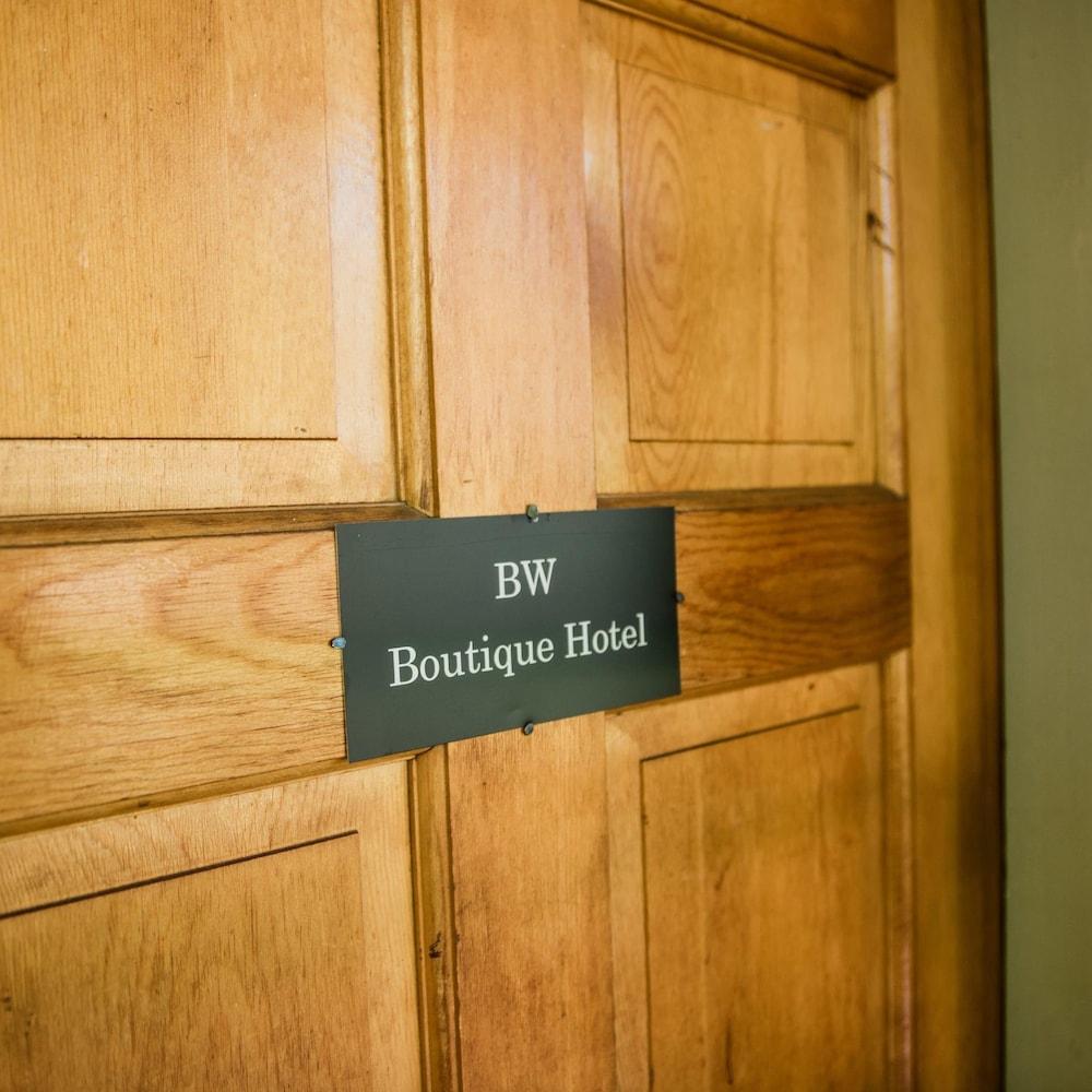 Bridgewalk Estate a Wanderlust Abodes Property