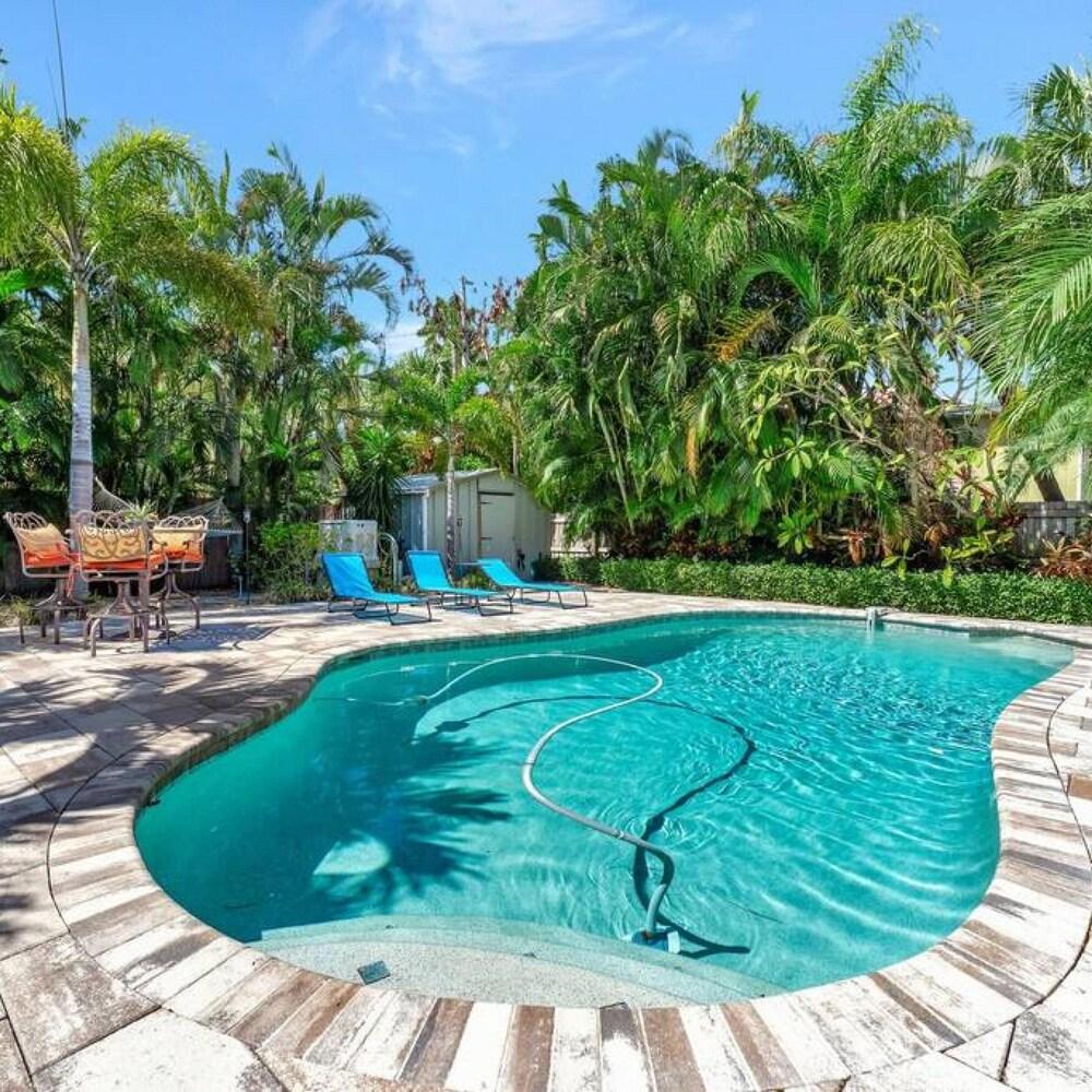 Maritana Beach House Heated Pool Private Dock