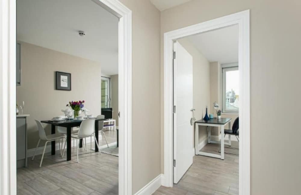 Gorgeous Minutes From The Beach