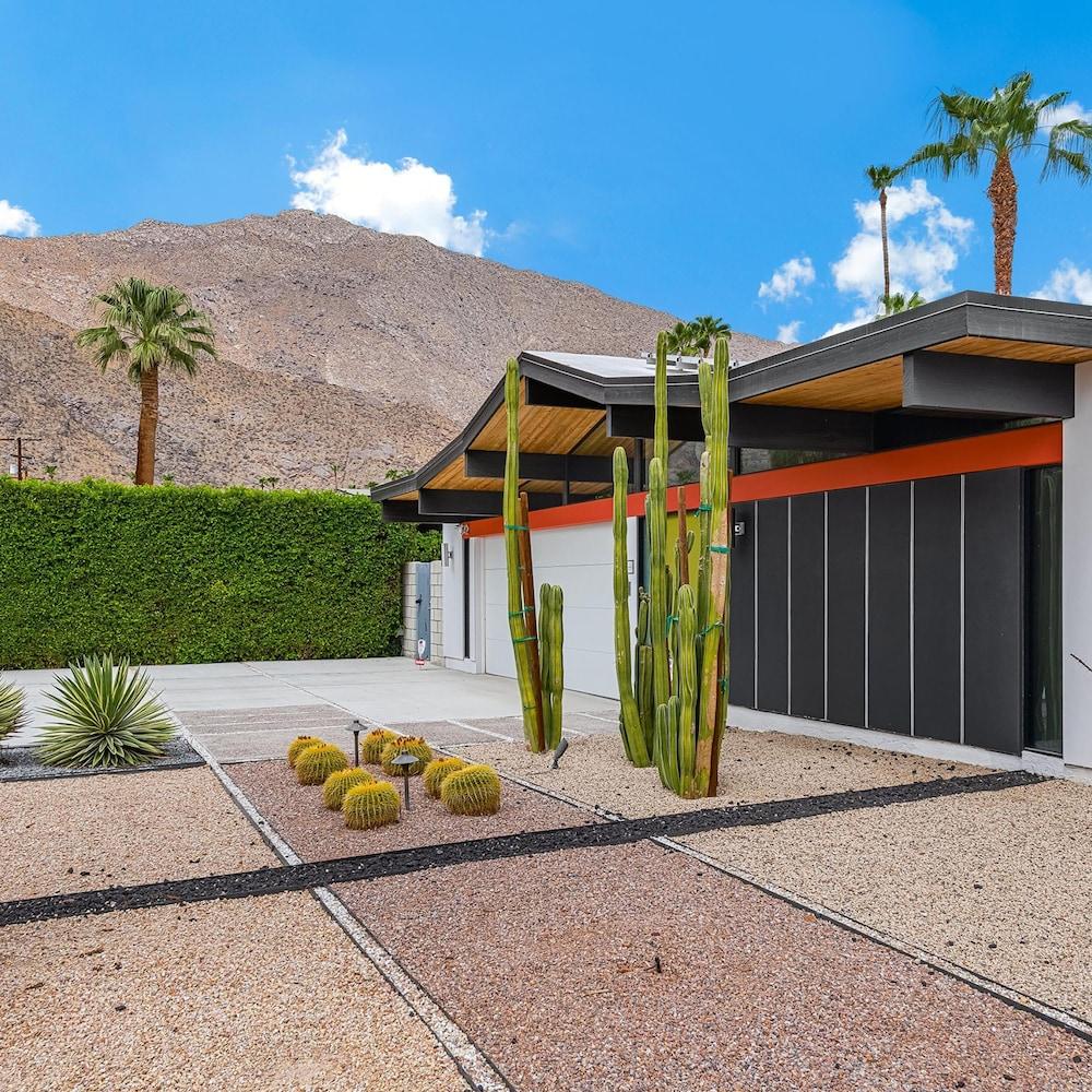 5 Palms Desert Eichler - Mid-century Modern w Pool