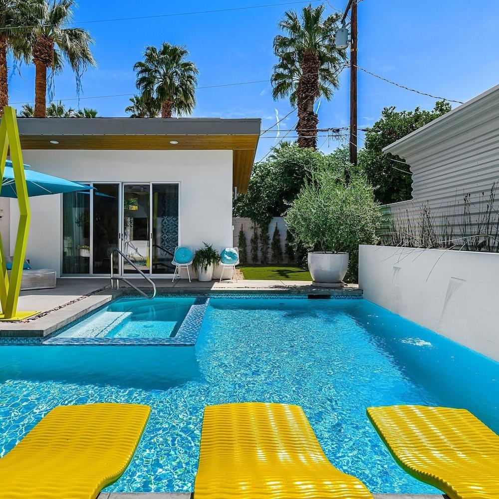 Four Palms in Deepwell Estates