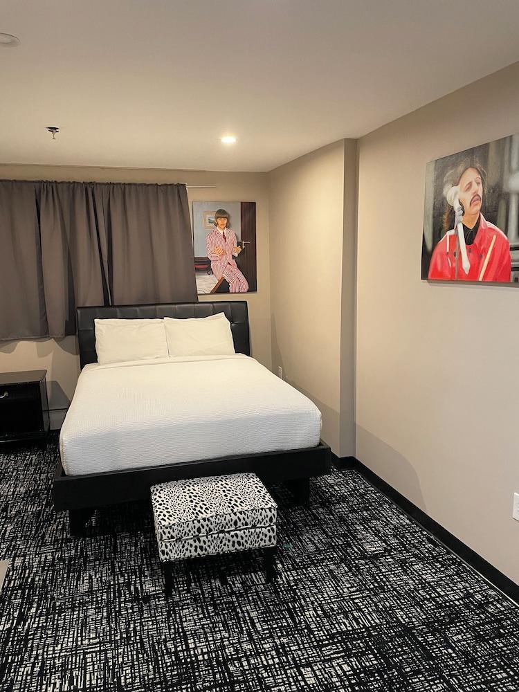 Broadway & Main Hotel