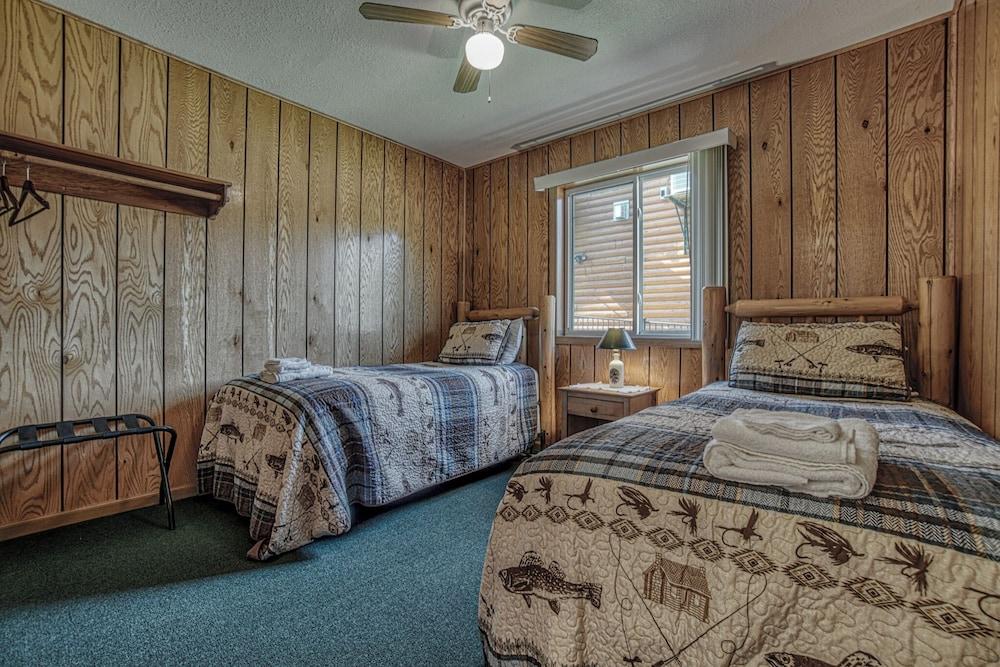 Lena's Northern Pines Resort