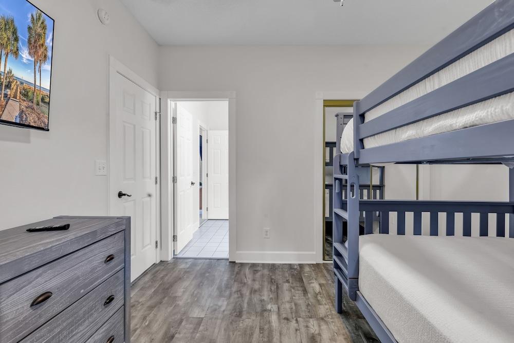 Elegant 3BR Condo- Magnolia North 101