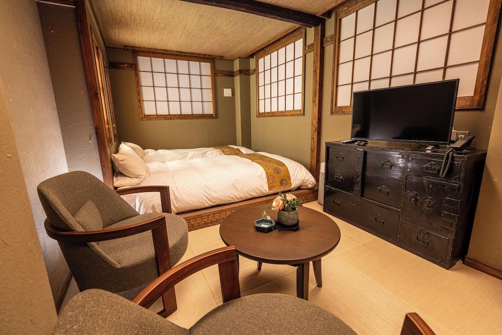 Kyoto no Yado Gion no Tsuki