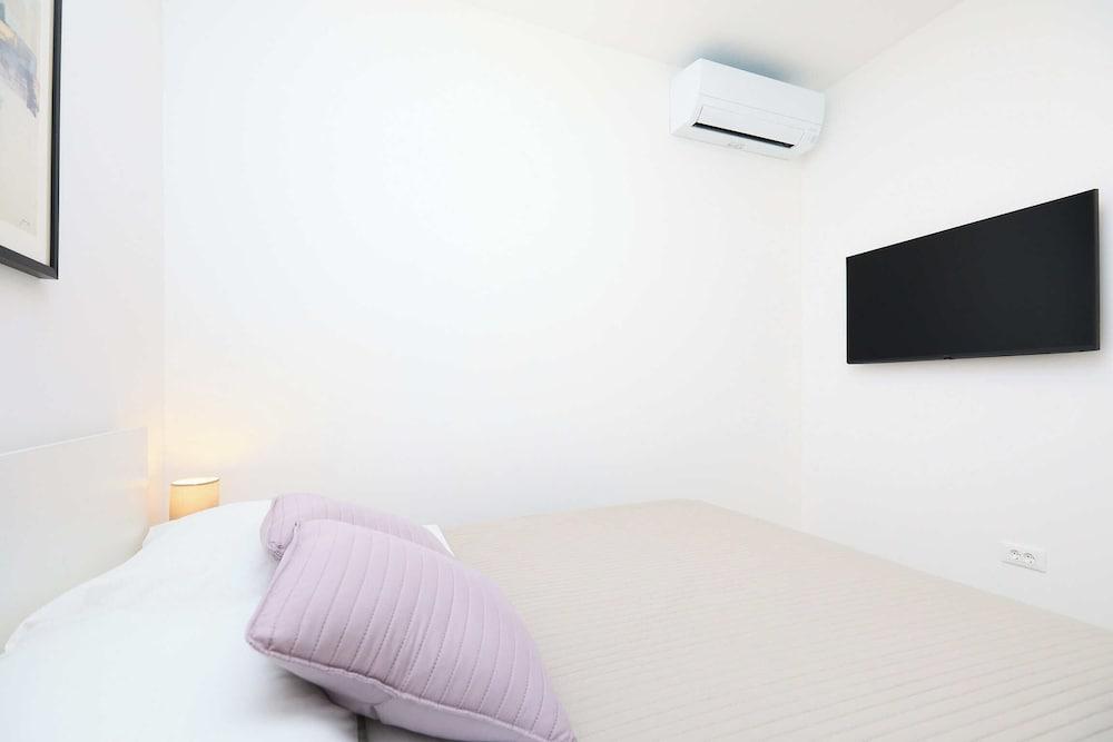 Hedera Estate, Hedera A47