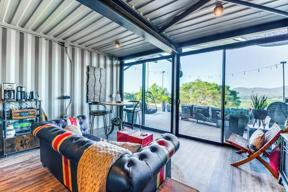 Fallbrook Airplane Home w/ Fire Pit & Mtn Views!