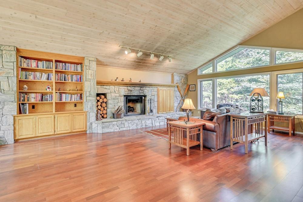 Forested Home in Flagstaff w/ Large Deck & Grill!