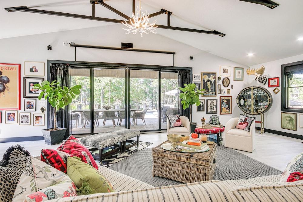 Lake Murray Studio w/ Pool & Hot Tub in Prosperity