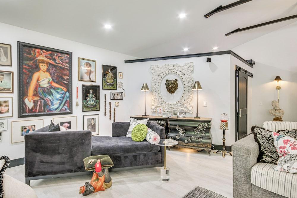 Lake Murray Studio w/ Pool & Hot Tub in Prosperity