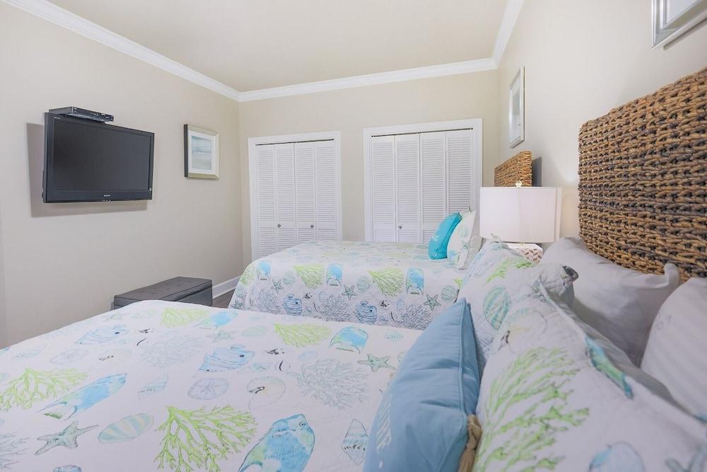 Phoenix Ix 707 2 Bedroom Condo