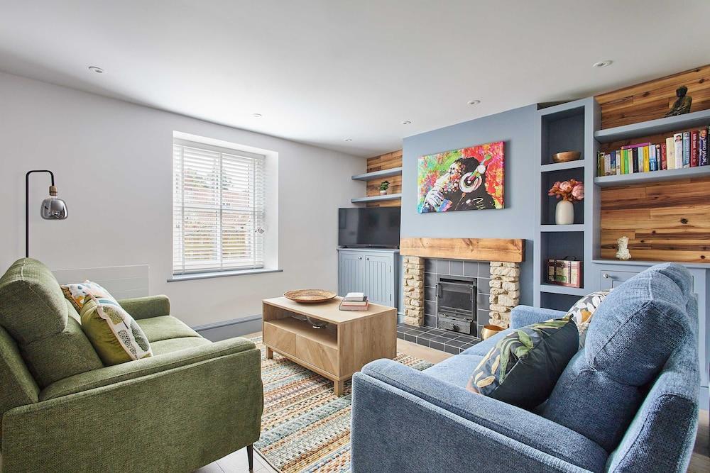 Host Stay Damson Cottage