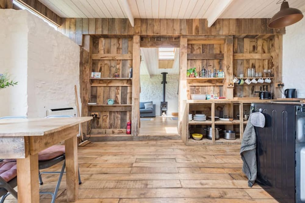 Cozy Studio at Crackstone Barns in Minchinhampton